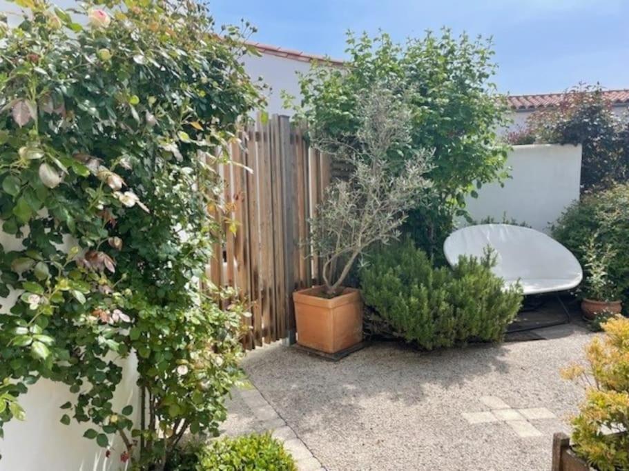 Maison De Vacances La Flotte 00491Ui Bagian luar foto