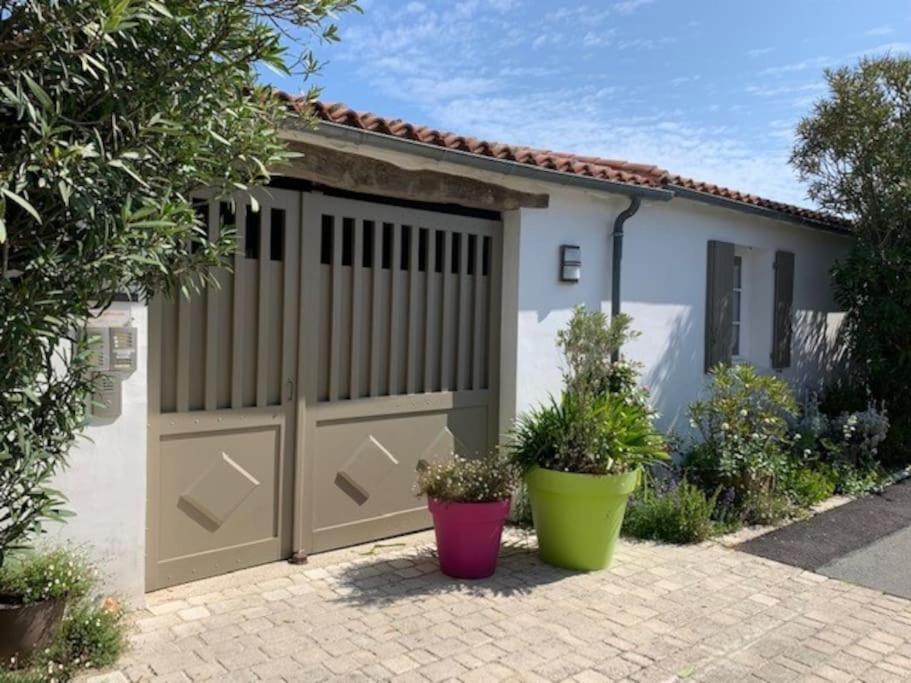 Maison De Vacances La Flotte 00491Ui Bagian luar foto